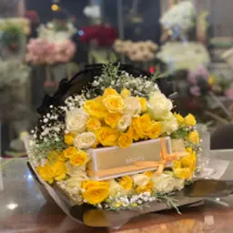Mixed Boustani Chocolate with Yellow Roses
